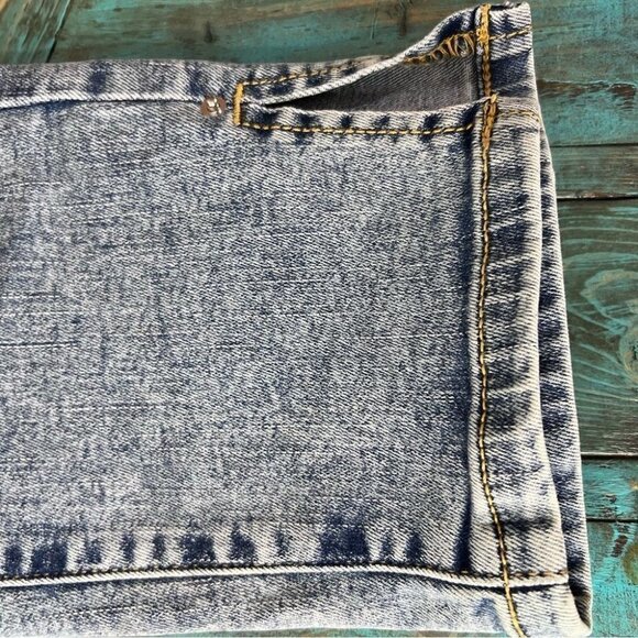 Pennington’s Acid Wash Jeans with Slit Hem Size 12 - Picture 9 of 11